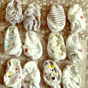 6 pairs of Goumikids booties size 3-6 months